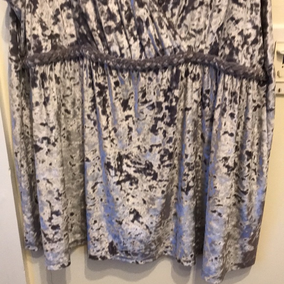 Torrid size 4 top - Picture 3 of 7